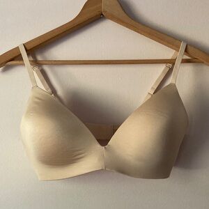 Skims Nude Wireless Lightly Lined Bra Size 36C